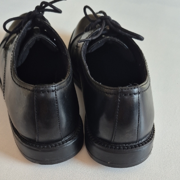 Black Leather Men's Dress Shoes - Picture 7 of 13